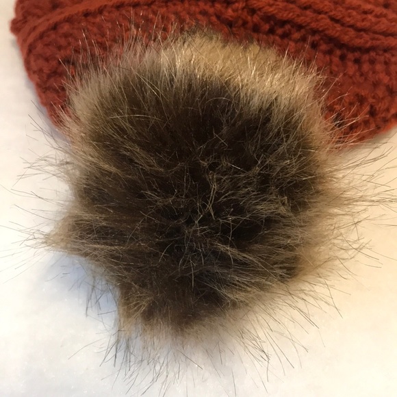 Hand Crocheted Slouchy Hat! Faux Fur Pom Pom - Picture 8 of 8